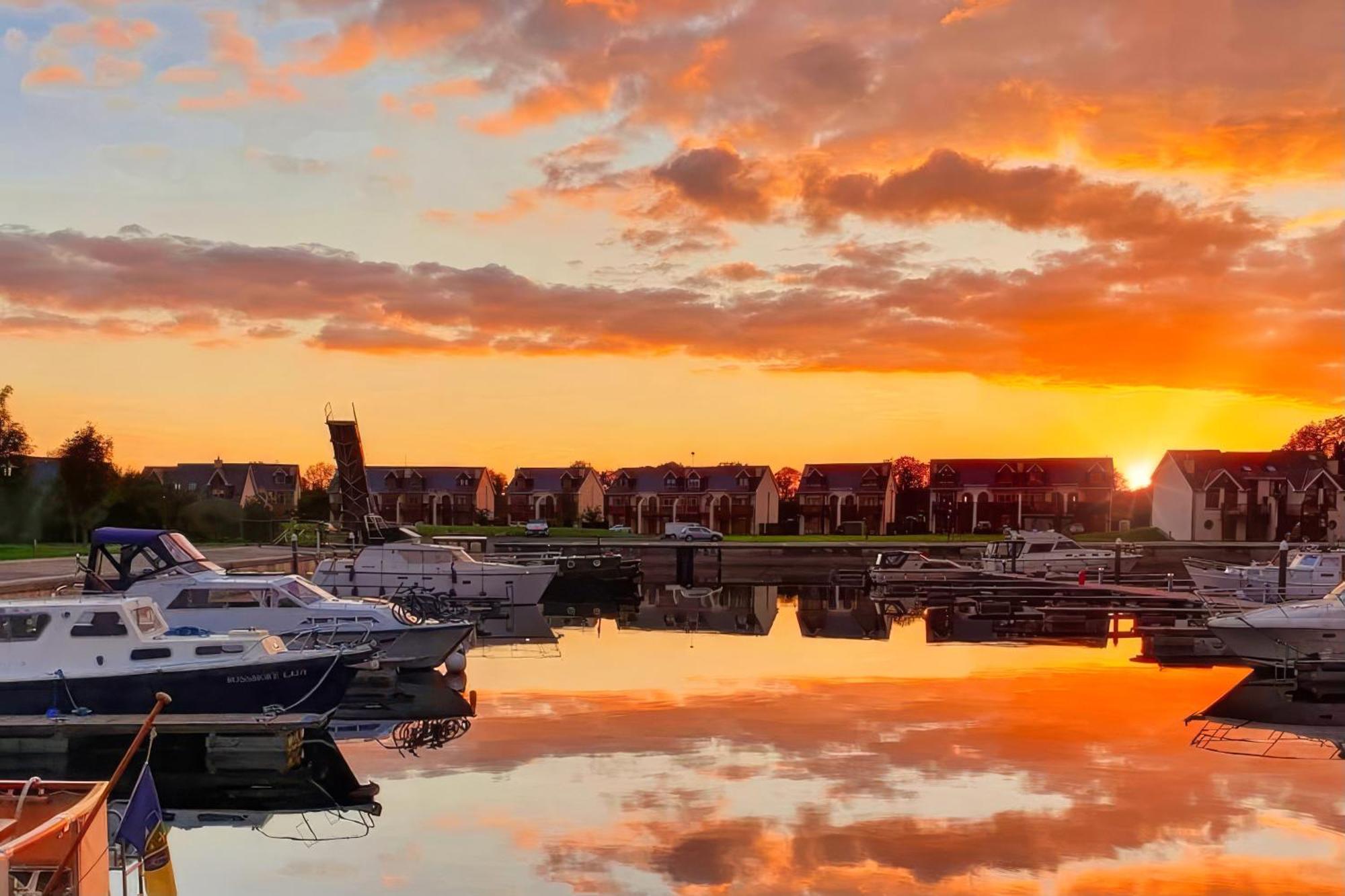 Shannonside - Stylish 5 Bed Marina Home & 40Ft Mooring Termonbarry Zewnętrze zdjęcie